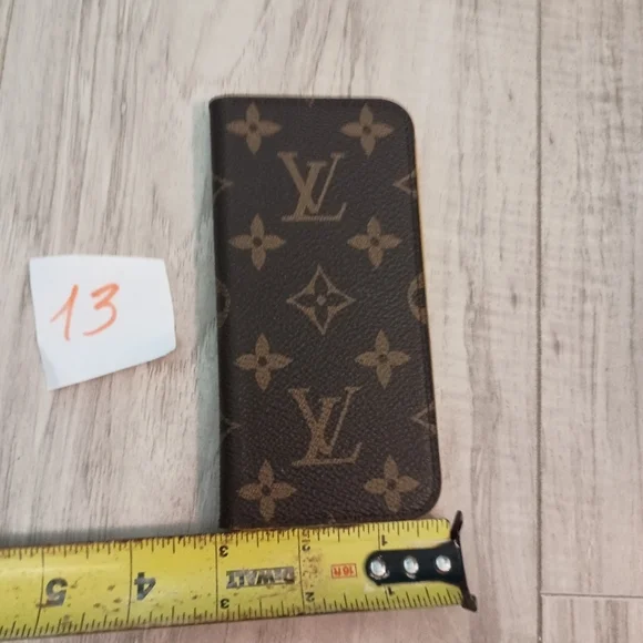 Louis Vuitton iphone case - Picture 5 of 6